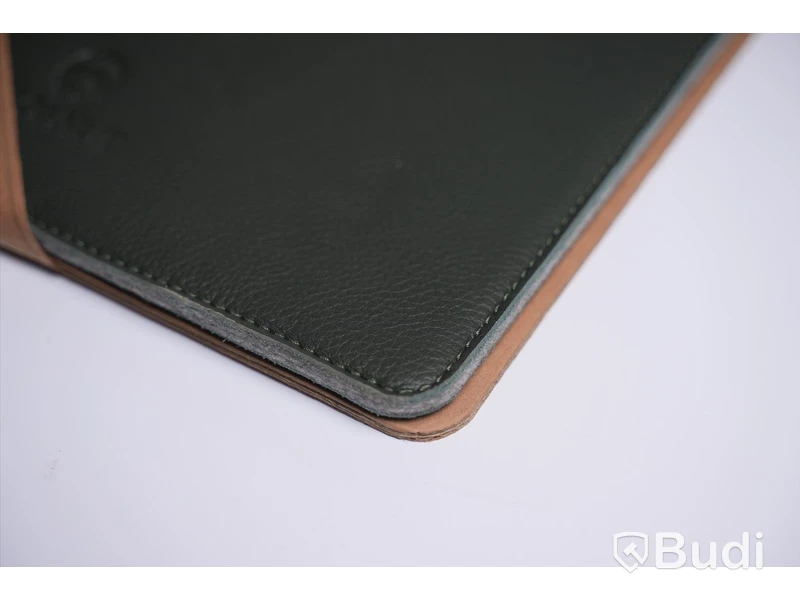 Läderfodral för MACBOOK PRO / WOOLNUT / 16-INCH